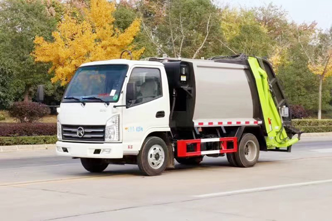 凯马压缩垃圾车