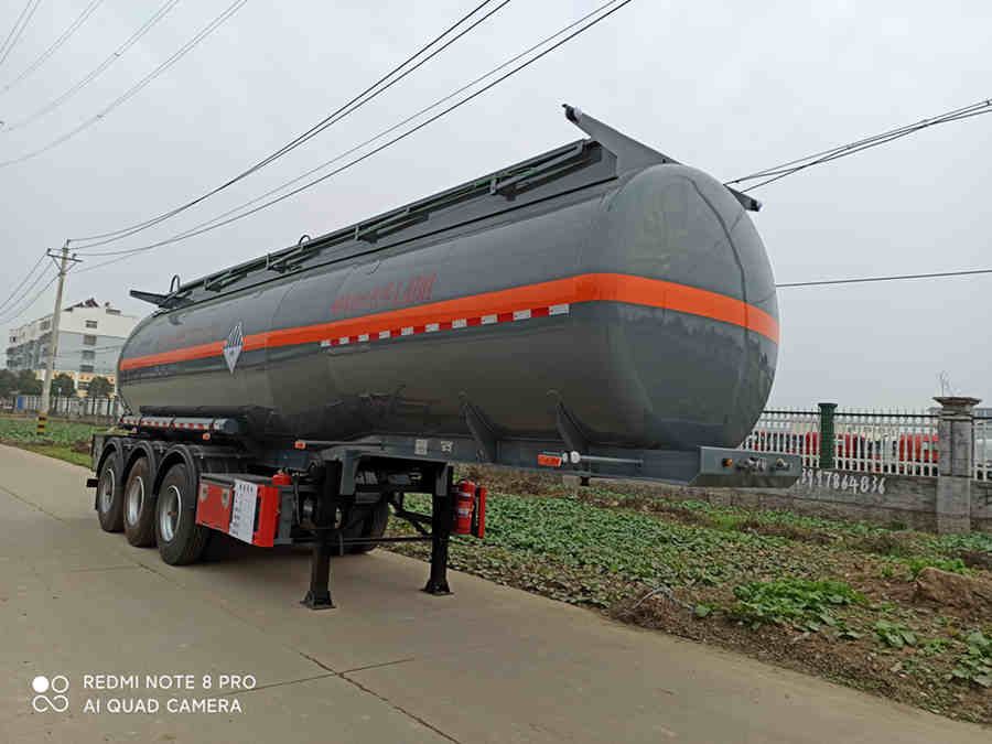 大力牌DLQ9401GZW型杂项危险物品罐式运输半挂车